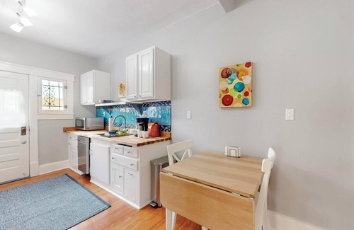 Albuquerque House | Historic Adobe Bungalow, 2bd/2ba, walk to UNM, Pet Friendly!