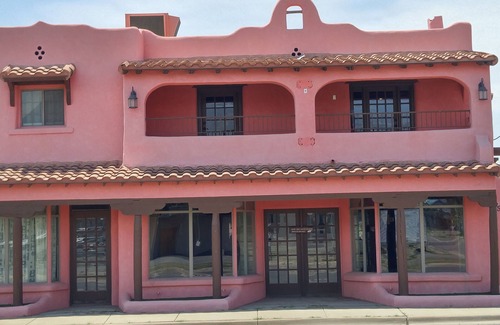 Alamogordo House | Historic Adobe Casita! Perfect for your TDY Stay!