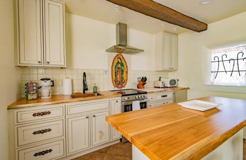 South Capitol Apartment | Historic Adobe Casita Downtown Specious 620 Sq Ft, King Bed and Patio