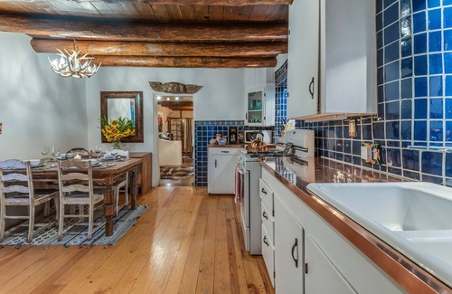 Historic Eastside House | *Historic Adobe w Hot Tub & Bikes, Centrally located on Canyon Road*