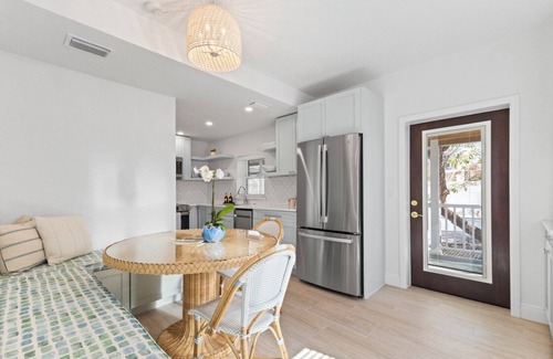 Boca Grande Apartment | Historic Anchor Inn #4 - Pool - Boca Grand in Town - Sleeps 6
