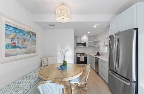 Boca Grande Apartment | Historic Anchor Inn #4 - Pool - Boca Grand in Town - Sleeps 6