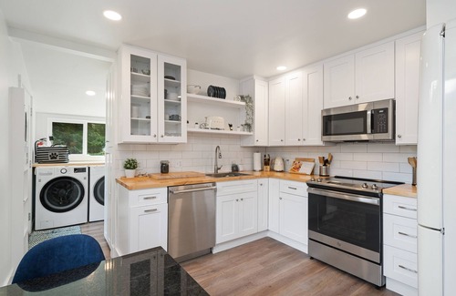 Neahkahnie Beach Cabin | ☀️Historic and Charming Beach Cottage.Beautifully Renovated! Easy walk to beach