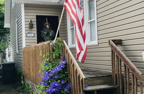 Saint Joseph House | Historic and quiet St. Joseph neighborhood: Lovely comfortable 100 yo two story