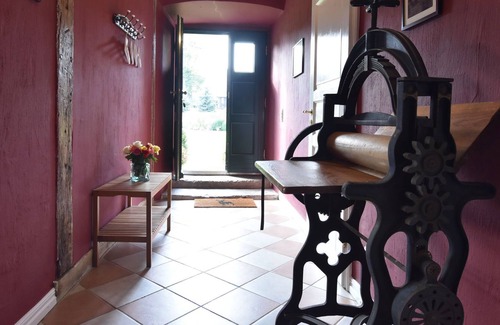 Satow Apartment | Historic Apartment in Gerdshagen with Garden