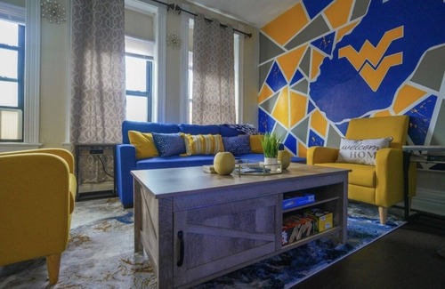 Morgantown Apartment | Historic Apartment in Morgantown W/Free Parking,WVU Hospital, Football Stadium