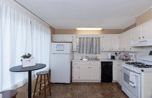 Fortson Apartment | Historic "Battle House" Apartment - Uptown Columbus