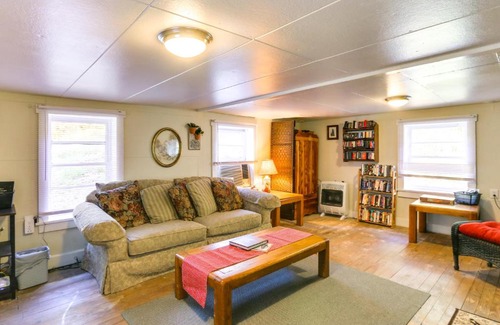 Boonsboro House | Historic Boonsboro Vacation Rental with Grill
