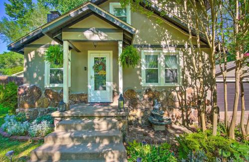 Branson House | Historic Branson Cottage 7 Mi to Table Rock Lake!