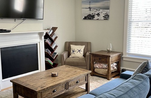 Cape Charles House | Historic Cape Charles Duplex - Bayside