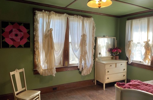 Mannington House | Historic Carriage House Suite