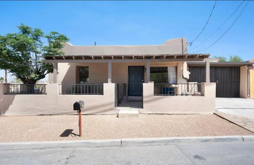 Barrio Viejo House | Historic Casa 3BR Vijeo with Cowboy Pool & Game Room