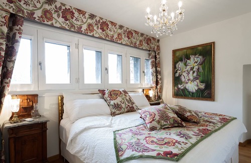 Torno Apartment | Historic Castle With Lake Views And Pool