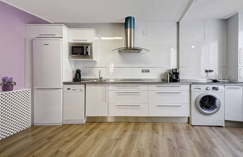 Centro - Sagrario Apartment | HISTORIC CENTER CATHEDRAL/ALBAICIN, NEAR ALHAMBRA. FREE PARKING & WIFI