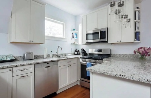 Harleston Village Condo | Historic Charleston Charm - Private Modern Luxe