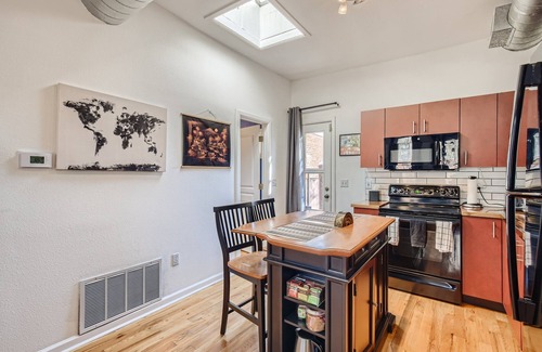 Highland Condo | Historic Charm in LoHi! Top-Floor Corner Studio, Private Entry, Deck, Laundry