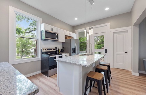 Mount Auburn House | Historic Charm Meets Modern Comfort - 3BR Home in Mt. Auburn