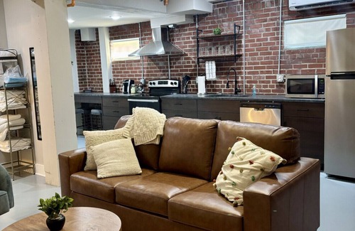 Old Town Apartment | Historic Charm Steps from Downtown Huntsville