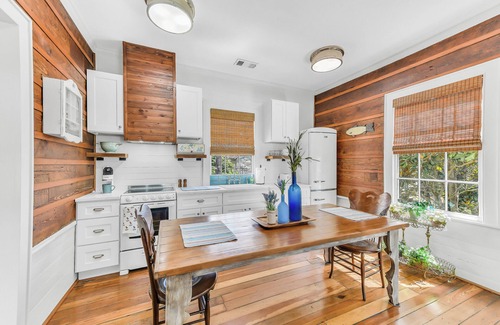Galveston Condo | Historic Charm