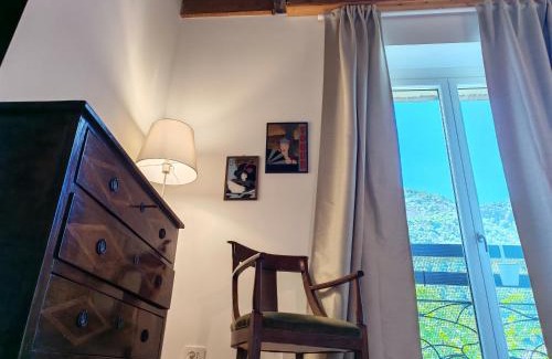 Como Apartment | Historic Charm with Whirlpool - Motta Apartments