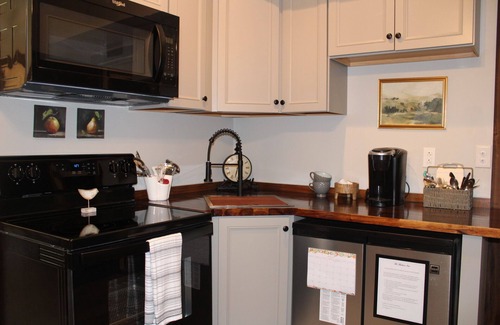 Madison Apartment | Historic city overlook suite 206, Historic city overlook suite 306