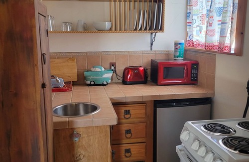 Glencoe Apartment | Historic Cold West Investigations opens their large studio Bunkhouse to you.