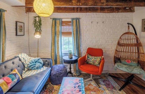 Boonsboro House | Historic Cottage Retreat-IG Cowboy Pool-Hot Tub