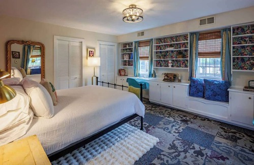 Boonsboro House | Historic Cottage Retreat-IG Cowboy Pool-Hot Tub