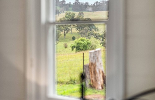 Mittagong Cottage | Historic country cottage on beautiful estate minutes from Bowral and Mittagong