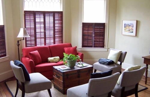 Abingdon Cottage | Historic District - Entire house- 4 Blocks from Creeper Trail & restaurants