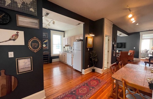 Old Southwest Condo | Historic Downtown 2 BR/2BA Executive Suite with Parking