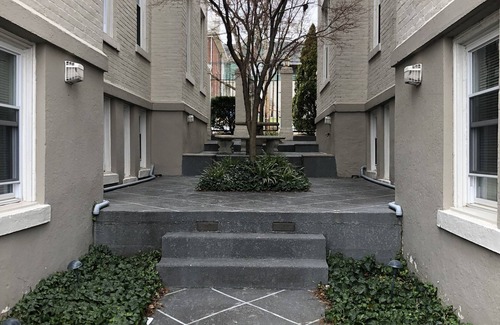 Old Southwest Condo | Historic Downtown 2 BR/2BA Executive Suite with Parking