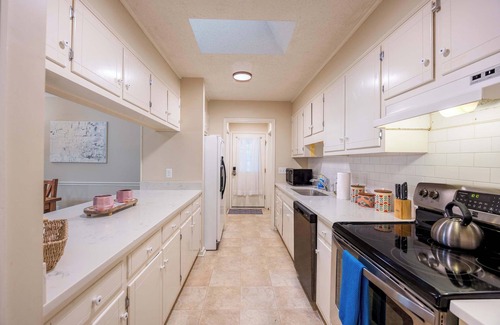 Statesboro House | Historic Downtown Hideaway
