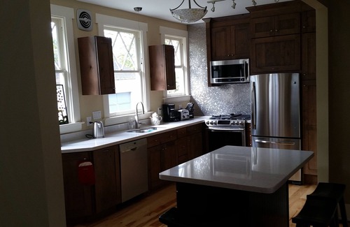 Claxton Community House | Historic Downtown Home/Modern Conveniences