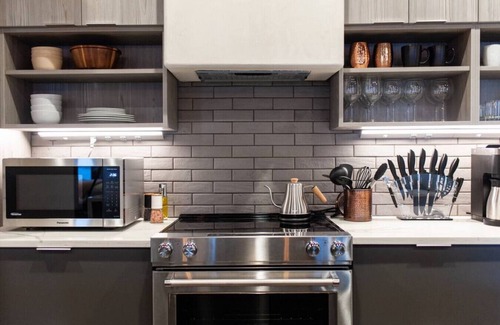 Downtown Spokane Apartment | Historic Downtown Loft with King Bed and Wifi