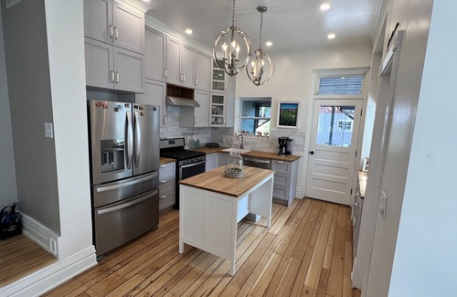Ludlow House | Historic Downtown Ludlow Townhouse - 10 min from Cincinnati