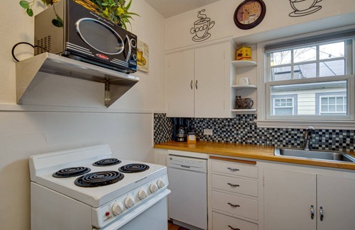 Old Bend Condo | Historic Drake Cottage! Across from Mirror Pond. Heart of Bend, Walk to Downtown, Shops/Dining