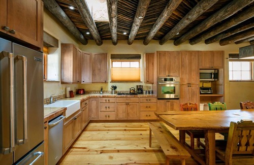 Historic Eastside House | Historic East side. Peaceful garden. Walk to the Plaza & Canyon Rd