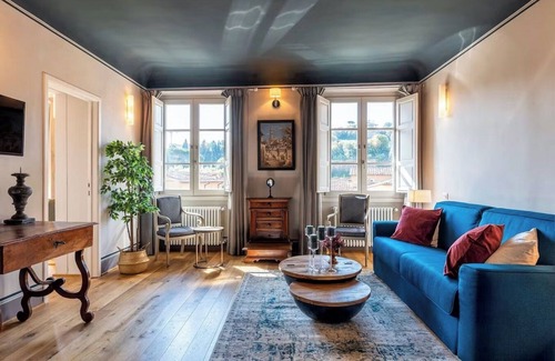 Oltrarno Apartment | Historic Elegance in the Heart of Florence
