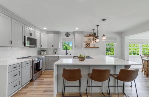 Hamilton Other | Historic Farmhouse with Pool & Hot Tub in Wine Country, Near Washington, DC