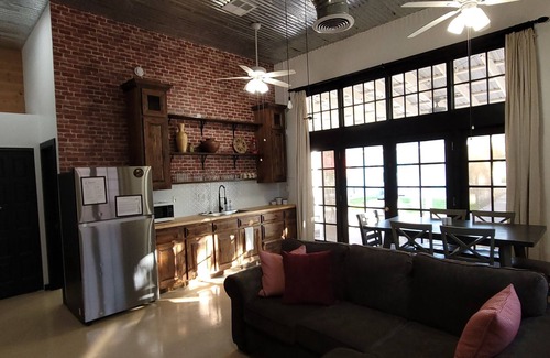 Silk Stocking Neighborhood House | Historic Firehouse within a short stroll to Downtown Chandler, 2 beds, 1 bath,