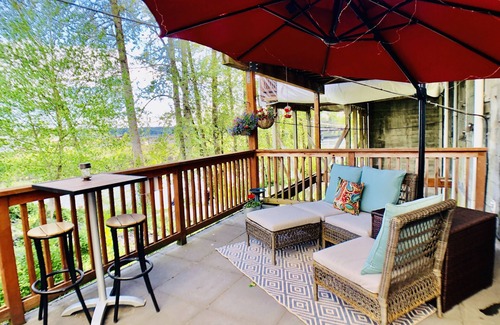 Snohomish Apartment | Historic First Street ~ River View Deck ~ Workspace