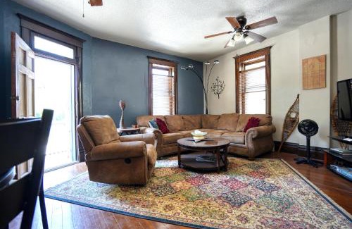 Hot Springs House | Historic FlatIron in the Heart of Hot Springs
