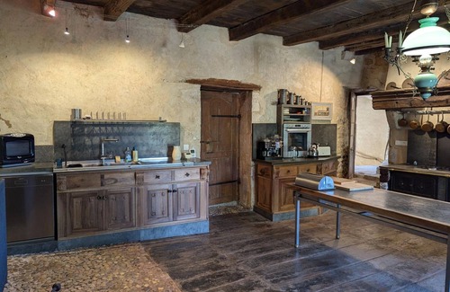 Beaulieu-sur-Sonnette Cottage | Historic Prioress Lodge: Luxury, Fireplace, Garden, WiFi, Near Pool, Baby Gear, Pets Welcome