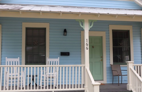 St. Augustine Cottage | Historic Gem, Modern Comfort within walking distance to Town.