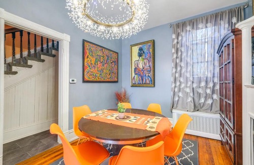 Georgetown House | Historic Georgetown Townhome Walkable Location!