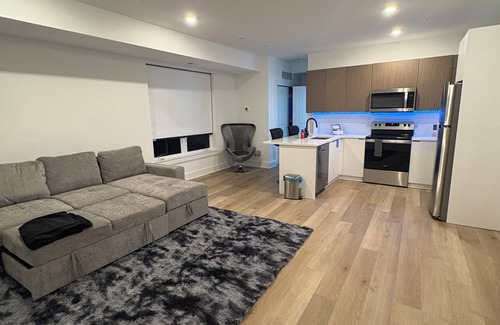 Germantown Apartment | Historic Germantown Modern Stay