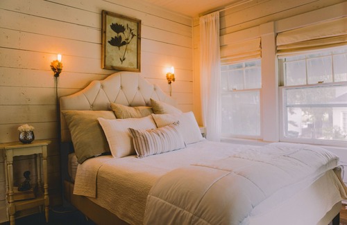 Ryan Place House | Historic Guest House near TCU/Downtown available for 30 day+ rental ONLY