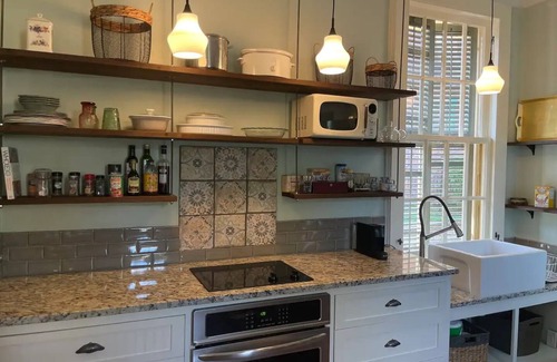 Laurel Cottage | Historic Guesthouse in Downtown Laurel