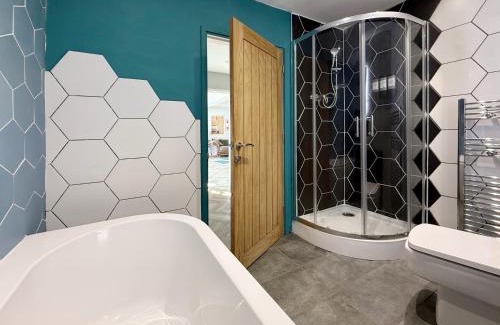 Eversley Villa | Historic Hampshire Cottage with Private Putting Green